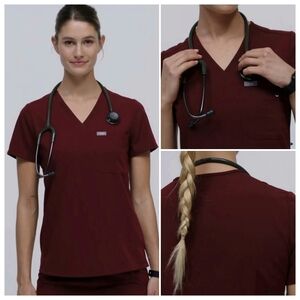 FIGS | Burgundy Catarina One Pocket Technical Collection Scrub Top Small